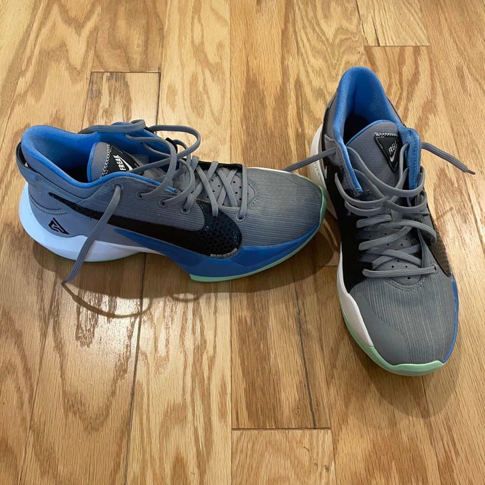 Nike basketball shoes - men’s 8.5
